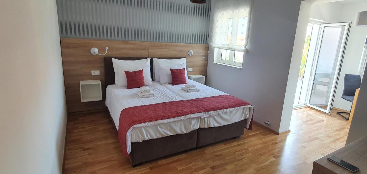 Aura Residence Ровинь Экстерьер фото