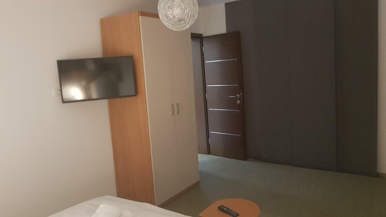 Aura Residence Ровинь Экстерьер фото