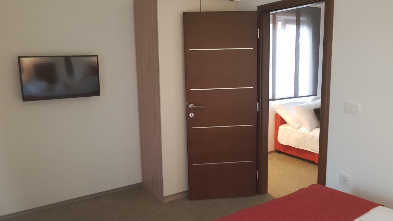 Aura Residence Ровинь Экстерьер фото